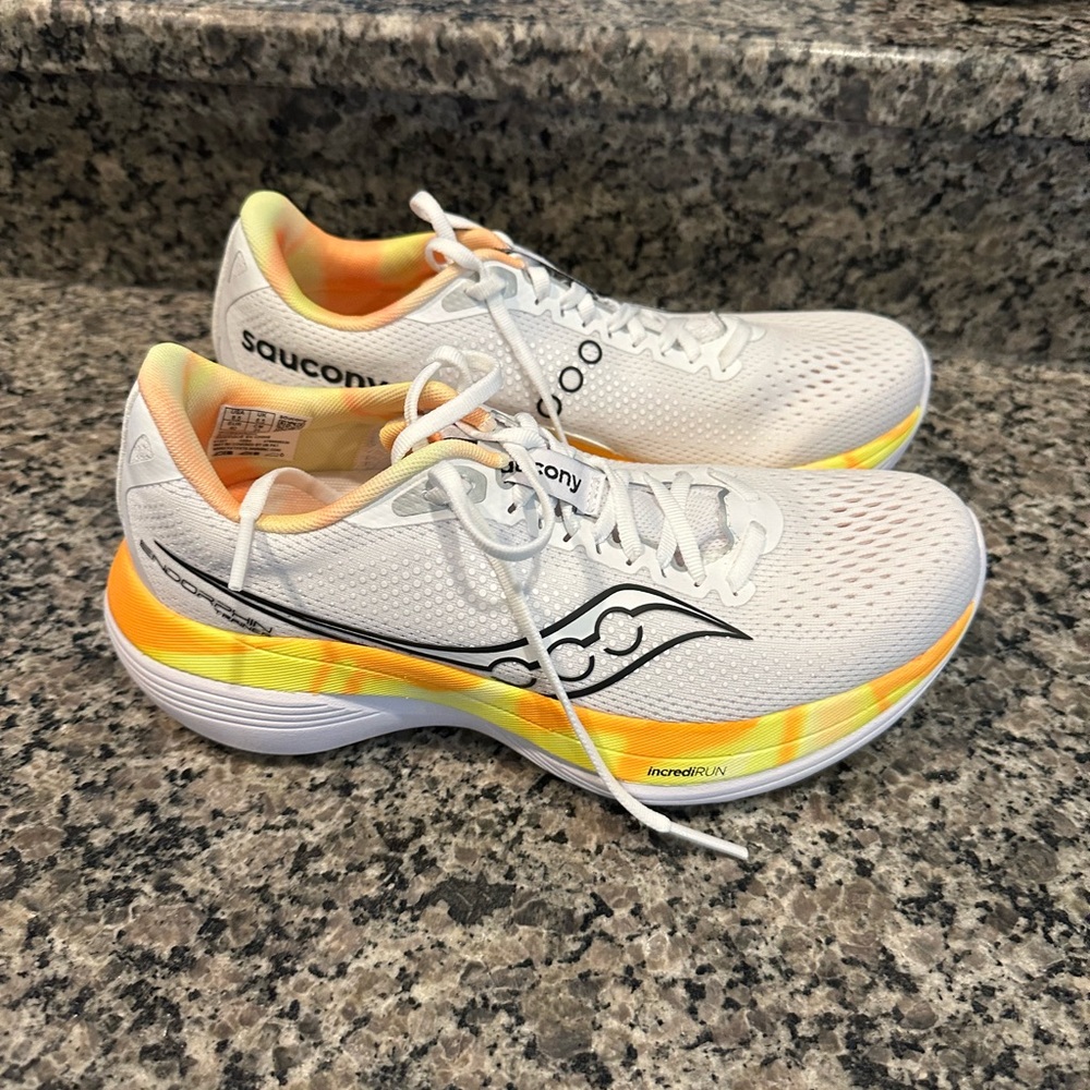 Saucony Endorphin Trainer. Size 8.5. Like new.